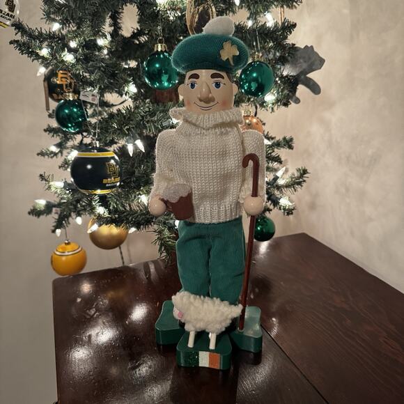 Nutcracker Village Irishman Christmas Nutcracker Shepherd Beer St. Patrick's Day - Picture 13 of 13